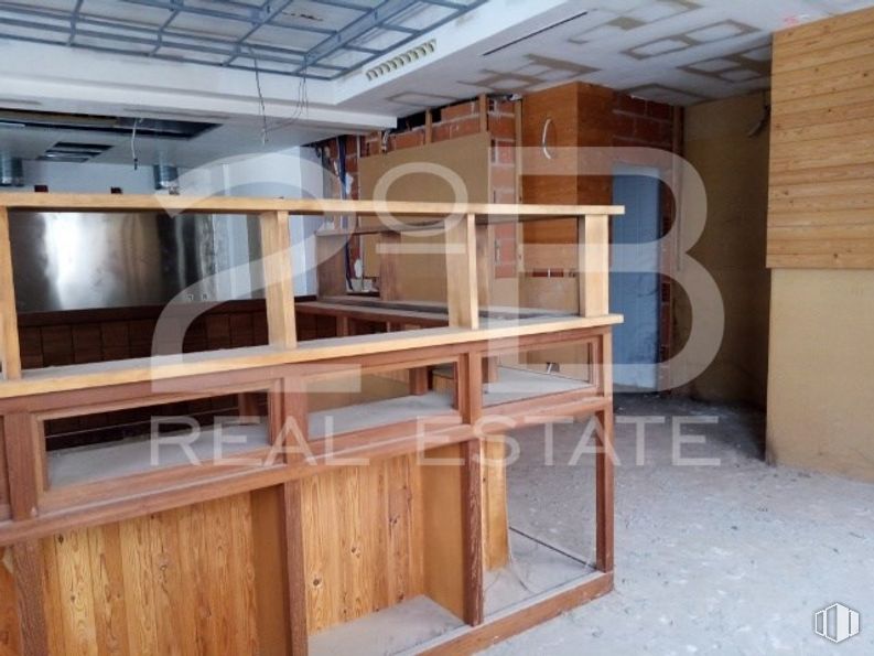 Local en venta en Casco urbano, Quintanar de la Orden, Toledo, 45800 con estantería, propiedad, madera, edificio, interiorismo, suelo, suelos, haz, pared y tinte para madera alrededor