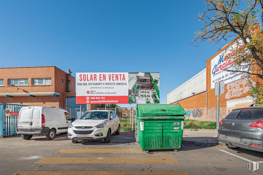 Suelo en venta en Calle Alamo, 9, Torrejón de Ardoz, Madrid, 28850 con coche, camioneta, contenedor de basura, edificio, luz de estacionamiento, vehículo terrestre, cielo, neumático, matrícula del vehículo y vehículo alrededor