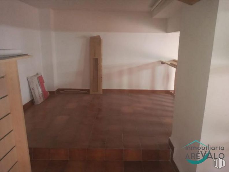 Local en alquiler y venta en Centro urbano, Arévalo, Ávila, 05200 con madera, accesorio, suelos, madera dura, tinte para madera, material de construcción, material compuesto, ebanistería, techo y contrachapado alrededor