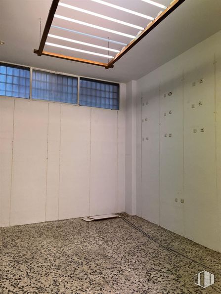 Local en alquiler en Zona Antonio Machado, Moncloa - Aravaca, Madrid, 28035 con ventana, propiedad, edificio, madera, accesorio, arquitectura, interiorismo, sombra, suelo y suelos alrededor