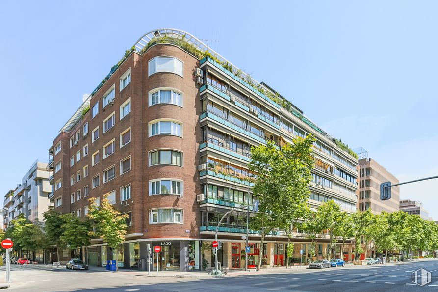 Oficina en alquiler en Calle Velázquez, 86 B, Salamanca, Madrid, 28006 con edificio, cielo, día, propiedad, coche, ventana, bloque de torres, arquitectura, condominio y diseño urbano alrededor