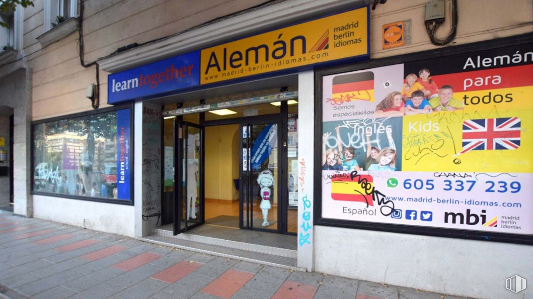 Local en alquiler en Calle Costa Rica, Chamartín, Madrid, 28016 con edificio, puerta, fachada, ventana, venta minorista, publicidad, ciudad, calle, señalización y logotipo alrededor