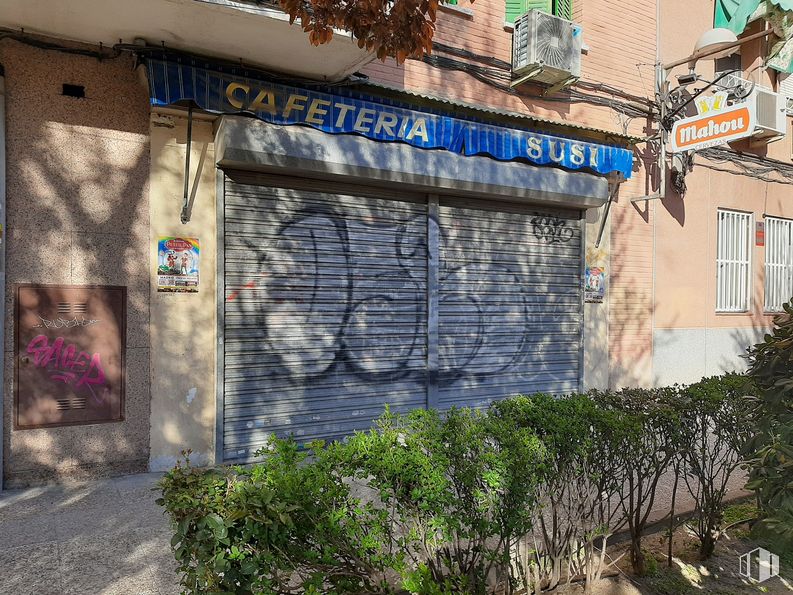 Local en venta en Calle Isidro Fernández, Fuencarral - El Pardo, Madrid, 28034 con ventana, planta, durante el día, azure, barrio, carretera, zona residencial, fachada, ladrillo y inmobiliario alrededor