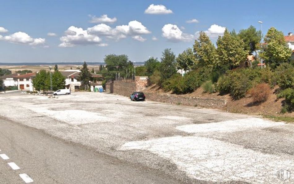 Land for sale at Calle Bayona, Boceguillas, Segovia, 40560 with cloud, sky, plant, car, road surface, infrastructure, asphalt, vehicle, land lot and urban design around