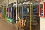 Retail for rent at Centro Comercial Las Rozas 2, Avenida Atenas, 1, Las Rozas de Madrid, Madrid, 28290 with bench, flooring, gas, fixture, retail, advertising, signage, ceiling, urban design and wood around