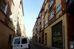 Retail for sale at Zona paseo San Antonio, Cuenca, 16003 with van, building, window, car, sky, property, vehicle, automotive lighting, infrastructure and road surface around