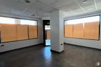 Retail for rent at Avenida Príncipes de Asturias, Alovera, Guadalajara, 19208 with cabinetry, building, interior design, hall, floor, flooring, fixture, ceiling, glass and event around