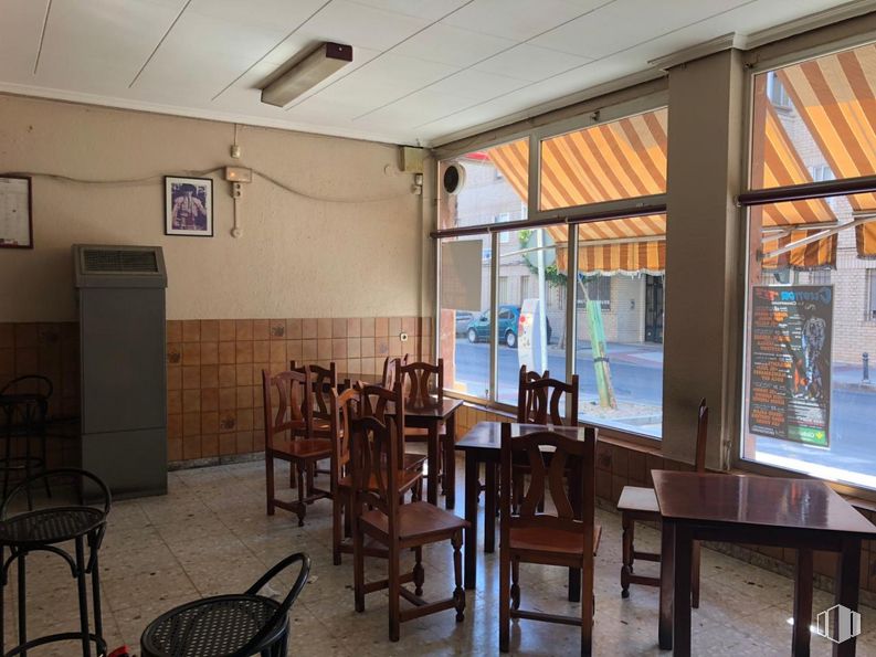 Retail for sale at Paseo de San Antonio, Cuenca, 16003 with chair, table, furniture, interior design, wood, floor, flooring, real estate, fixture and hardwood around