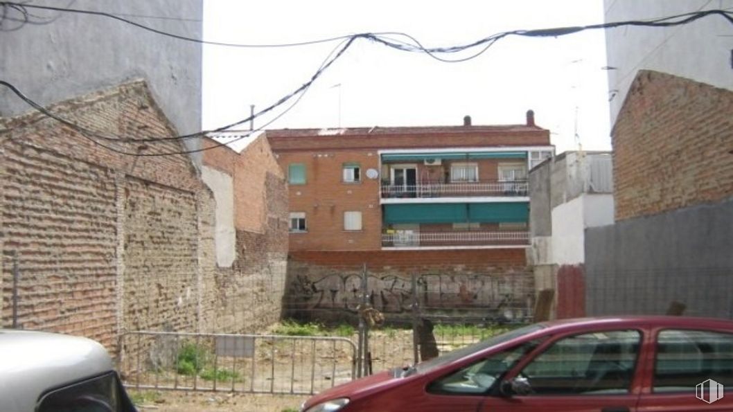 Suelo en venta en Calle Isabelita USera, 55, Usera, Madrid, 28026 con coche, ventana, casa, vehículo, propiedad, planta, edificio, vehículo de motor, infraestructura y cielo alrededor