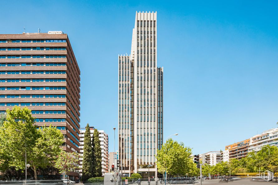 Oficina en alquiler en Edificio Cuzco IV, Paseo Castellana, 141, Tetuán, Madrid, 28046 con edificio, cielo, rascacielos, día, planta, árbol, bloque de torre, diseño urbano, paisaje urbano y torre alrededor