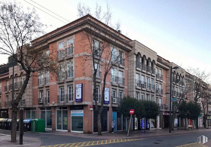 Oficina en alquiler en Calle Madrid, 98, Getafe, Madrid, 28902 con edificio, propiedad, ventana, cielo, árbol, diseño urbano, ladrillo, barrio residencial, condominio y pared alrededor