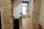 Retail for sale at Calle San Millán, Ávila, 05001 with cabinetry, property, window, building, fixture, wood, interior design, architecture, floor and flooring around