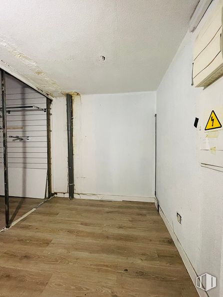 Local en alquiler en Pasaje Colón, Valdemoro, Madrid, 28341 con suelos, suelo, pared, madera, techo, material compuesto, suelos de madera, habitación, tinte para madera y madera dura alrededor