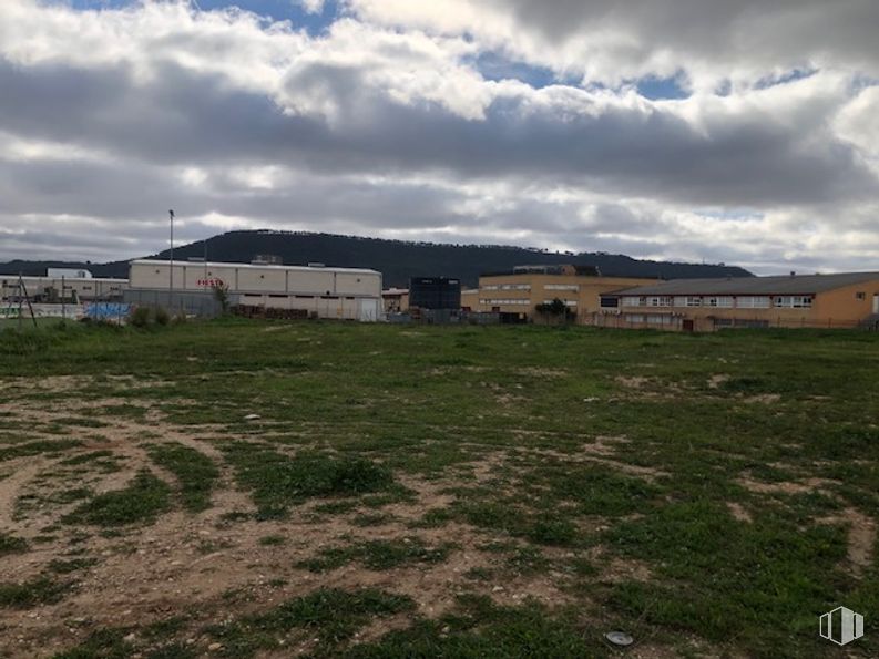 Land for sale at Calle Catalina de Gamboa y Mendoza, Alcalá de Henares, Madrid, 28806 with cloud, sky, land lot, grass, plain, grassland, landscape, horizon, cumulus and prairie around