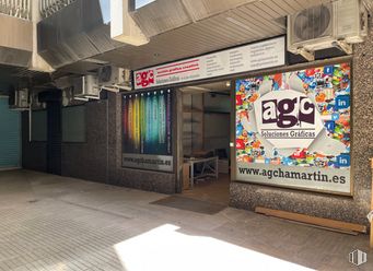 Retail for sale at Calle Agustín de Foxá, 25, Chamartín, Madrid, 28036 with packaged goods, art, font, tints and shades, facade, fixture, flooring, city, advertising and glass around