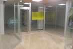 Retail for rent at Calle Juan Bravo, Segovia, 40001 with light fixture, building, fixture, door, tile flooring, floor, flooring, shower door, composite material and glass around