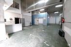 Industrial for sale at Polígono Codein, Fuenlabrada, Madrid, 28946 with building, flooring, gas, ceiling, fixture, cabinetry, hall, glass, concrete and machine around