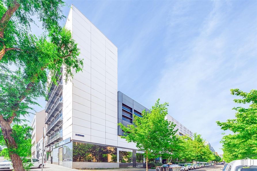 Oficina en alquiler en Calle Miguel Yuste, 58, San Blas - Canillejas, Madrid, 28037 con edificio, cielo, nube, árbol, bloque de pisos, diseño urbano, planta, condominio, barrio y edificio comercial alrededor