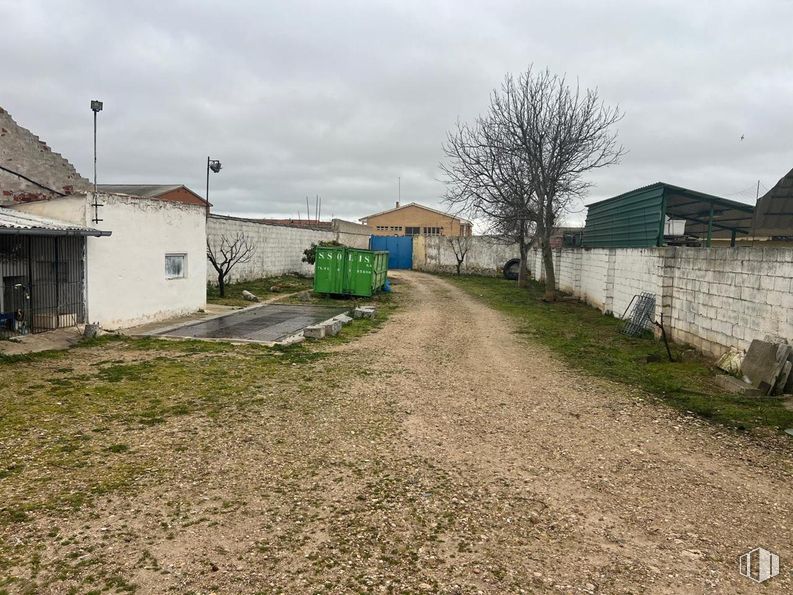 Industrial for sale at Calle Doctor Vergara Palencia, Fuentidueña de Tajo, Madrid, 28597 with sky, cloud, plant, tree, land lot, building, neighbourhood, grass, residential area and house around