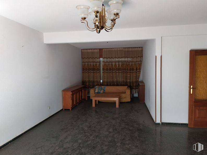 Nave en venta en Calle Vega, 11, Morata de Tajuña, Madrid, 28530 con alumbrado, ebanistería, mesa, propiedad, edificio, madera, diseño de interiores, casa, pasillo y piso alrededor