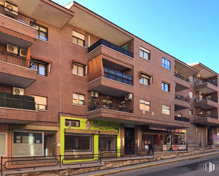 Local en alquiler en Paseo Estación, 1, Ciempozuelos, Madrid, 28350 con edificio, cielo, propiedad, ventana, arquitectura, bloque de torre, diseño urbano, condominio, accesorio y área residencial alrededor