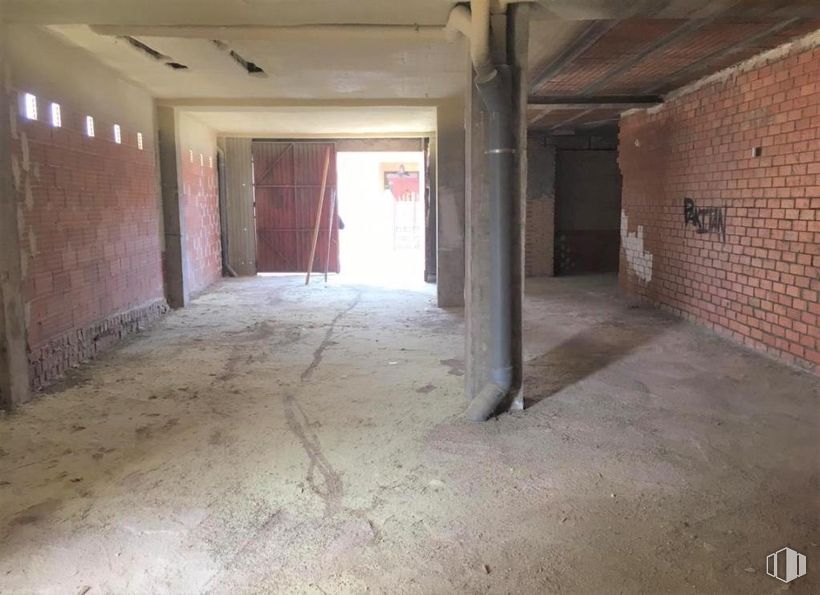 Local en venta en Calle Teodomiro López Fentanes, 2, Recas, Toledo, 45211 con pared, suelo, suelos, techo, material compuesto, hormigón, albañilería, ladrillo, material de construcción y hall alrededor