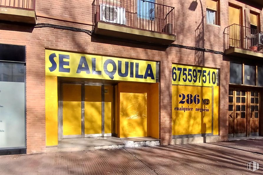 Local en alquiler en Paseo Curas, 23, Alcalá de Henares, Madrid, 28801 con puerta, pared, material compuesto, albañilería, ladrillo, publicidad, pintura y firmar alrededor