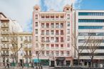 Office for rent at Calle Conde Peñalver, 52, Salamanca, Madrid, 28006 with building, sky, cloud, window, urban design, architecture, condominium, neighbourhood, residential area and public space around