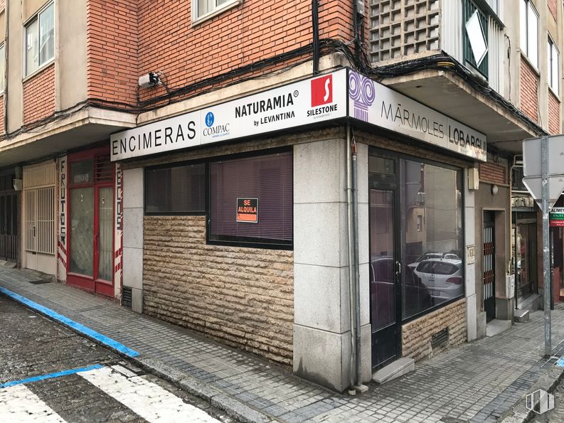 Retail for sale & for rent at Calle San Antón, 8, Segovia, 40005 with window, building, infrastructure, fixture, road surface, sidewalk, facade, house, city and brick around