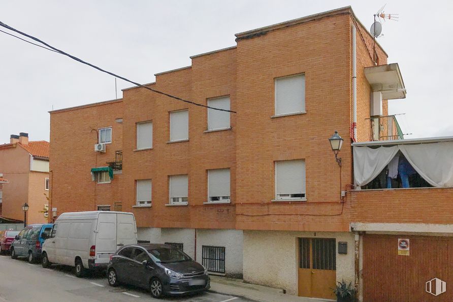 Local en alquiler en Calle Cerca Palomar, 1, San Agustín del Guadalix, Madrid, 28750 con coche, camioneta, edificio, ventana, neumático, luz de estacionamiento automotriz, rueda, vehículo terrestre, cielo y propiedad alrededor