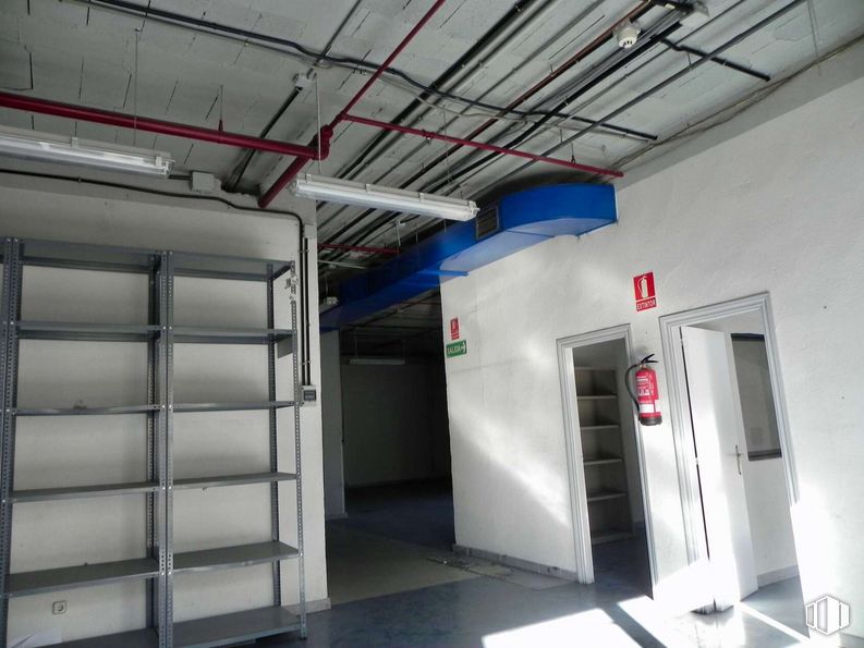 Oficina en venta en Edificio Auge III, Calle María Tubau, 4, Fuencarral - El Pardo, Madrid, 28050 con accesorio, arquitectura, pared, gas, material compuesto, vidrio, mediante, diseño automotriz, máquina y exterior automotriz alrededor