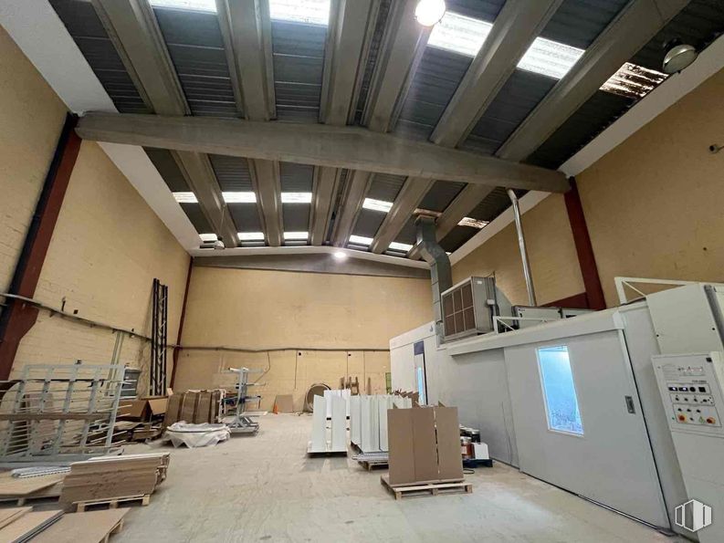 Industrial for rent at Zona empresarial Alcobendas, Alcobendas, Madrid, 28108 with ceiling, flooring, lighting, floor, interior design, composite material, metal, hall, engineering and building material around