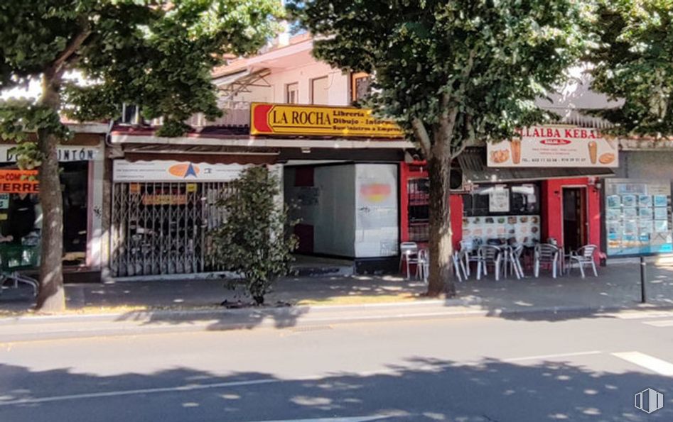 Local en alquiler en Calle Real, Collado Villalba, Madrid, 28400 con planta, edificio, ventana, árbol, superficie de la carretera, espacio público, acera, fachada, carretera y ciudad alrededor