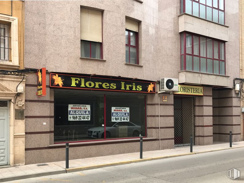 Retail for sale at Calle Antonio Machado, Tarancón, Cuenca, 16400 with window, building, fixture, house, real estate, road, facade, asphalt, city and composite material around