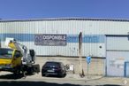 Industrial for sale at Calle Río, 9, Pinto, Madrid, 28320 with car, building, truck, tire, automotive parking light, sky, wheel, land vehicle, vehicle and blue around