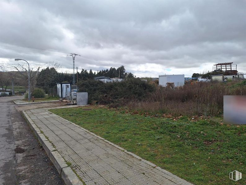 Suelo en venta en Zona industrial, Valdeolmos-Alalpardo, Madrid, 28130 con nube, cielo, planta, lote de terreno, superficie de la carretera, asfalto, árbol, zona residencial, hierba y paisaje alrededor