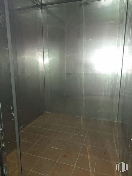 Local en venta en Casco urbano, Arganda del Rey, Madrid, 28500 con accesorio, pisos de baldosas, pavimento, piso, madera, material compuesto, vidrio, puerta de ducha, techo y aluminio alrededor