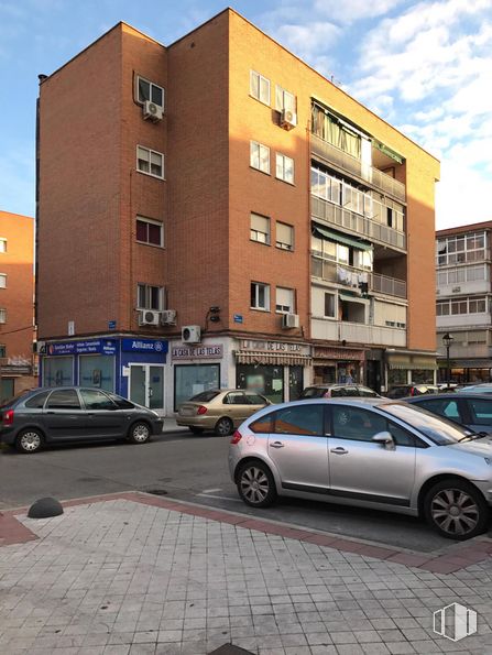 Local en venta en Calle Oriente, 8, Fuenlabrada, Madrid, 28945 con rueda, edificio, coche, neumático, vehículo terrestre, cielo, vehículo, nube, propiedad y ventana alrededor