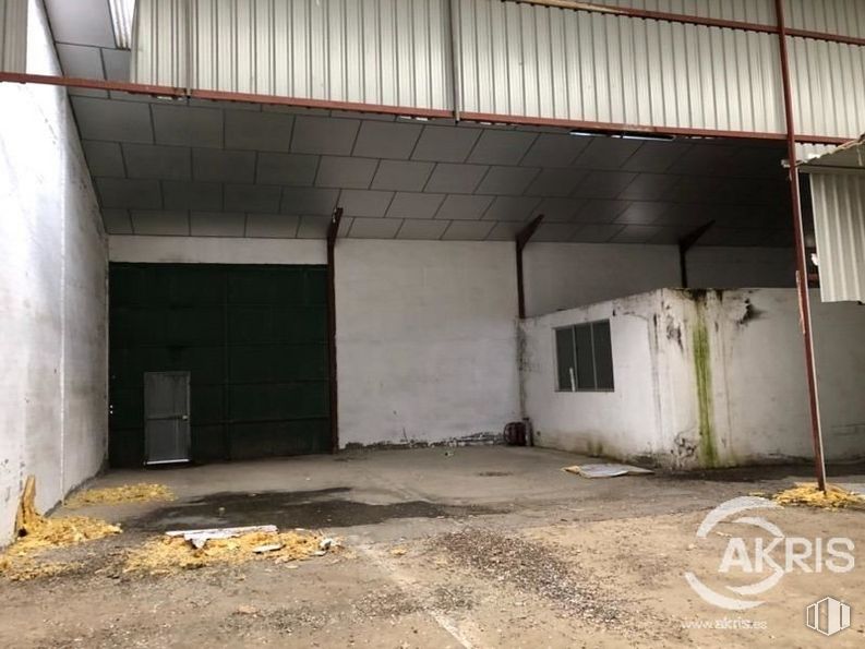 Industrial for sale at Carretera Ocaña, Noblejas, Toledo, 45350 with door, property, asphalt, road surface, architecture, floor, public space, building, real estate and composite material around