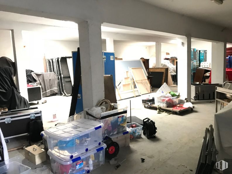 Local en venta en Calle Boltaña, 63, San Blas - Canillejas, Madrid, 28022 con equipaje y bolsos, diseño automotriz, suelo, piso, madera, edificio, evento, máquina, servicio y madera alrededor