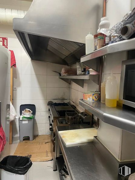 Local en venta en Calle José Antonio de Armona, 10, Arganzuela, Madrid, 28012 con contenedor de basura, maletas y bolsas, gas, bolsa, máquina, cocina, aparato de cocina, mochila, cocina y ingeniería alrededor