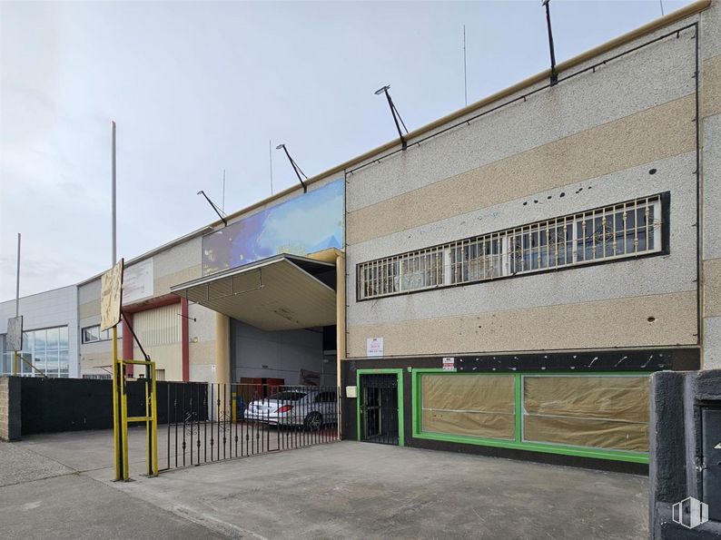 Industrial for sale at Avenida Ramón y Cajal, Yuncos, Toledo, 45210 with sky, urban design, shade, composite material, facade, commercial building, city, mixed-use, sport venue and concrete around