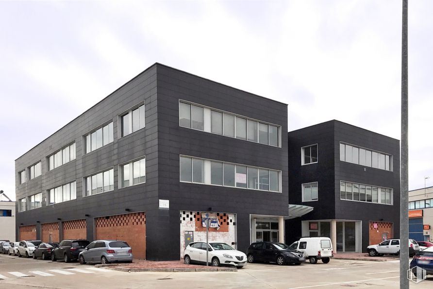 Oficina en alquiler y venta en Calle Severo Ochoa, 7, Rivas-Vaciamadrid, Madrid, 28529 con ventana, edificio, rueda, coche, nube, cielo, luz de estacionamiento automotriz, neumático, vehículo y condominio alrededor