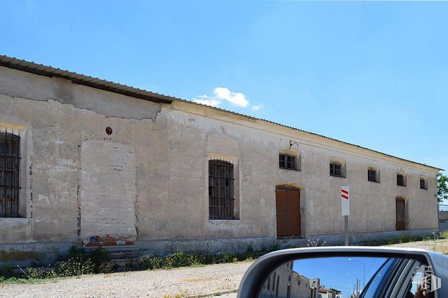 Suelo en venta en Calle Uclés, Santa Cruz de la Zarza, Toledo, 28037 con espejo, ventana, espejo retrovisor lateral automotriz, planta, cielo, nube, espejo automotriz, vehículo motorizado, coche y edificio alrededor