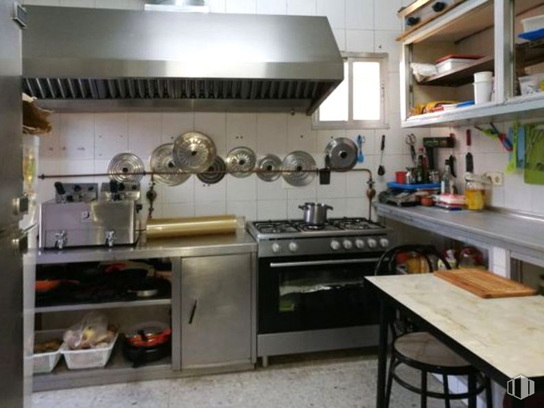 Retail for sale at Zona Centro, El Viso de San Juan, Toledo, 45215 with kitchen appliance, table, furniture, countertop, kitchen stove, kitchen, gas stove, home appliance, gas and shelf around