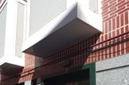 Retail for sale at Calle Crucero Baleares, Puente de Vallecas, Madrid, 28038 with door, composite material, brickwork, brick, building material, symmetry, siding, window covering, daylighting and balcony around