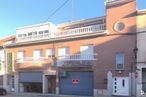 Local en alquiler en Calle Jacinto Benavente, 24, Villarejo de Salvanés, Madrid, 28590 con ventana, edificio, propiedad, cielo, rueda, puerta, edificio comercial, fachada, bienes raíces y ciudad alrededor