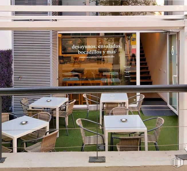 Retail for rent at Zona Simancas, San Blas - Canillejas, Madrid, 28037 with chair, table, furniture, property, outdoor table, building, interior design, wood, architecture and shade around