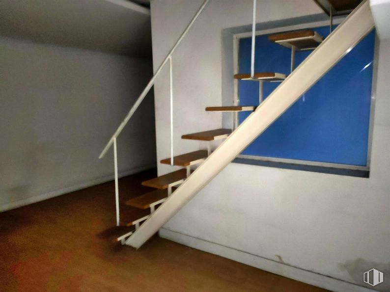 Local en venta en Calle Fuente del Berro,  35, Salamanca, Madrid, 28009 con alumbrado, madera, accesorio, suelo, suelos, escaleras, material compuesto, madera dura, contrachapado y tinte para madera alrededor