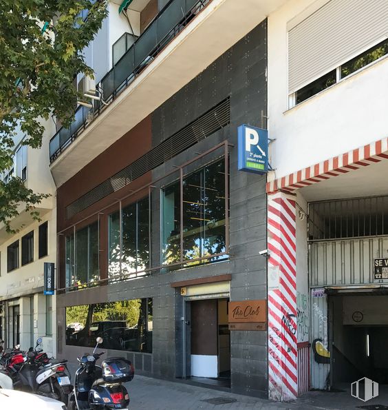 Oficina en venta en Calle Marqués de Lema, Chamberí, Madrid, 28003 con ventana, motocicleta, edificio, vehículo, árbol, diseño urbano, neumático, barrio, casa y bienes raíces alrededor